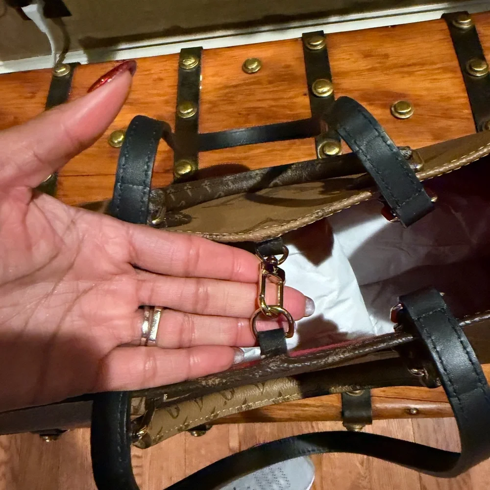 Louis Vuitton Monogram Reverse Large On-The-Go Tote Bag Like New - Picture 12 of 16